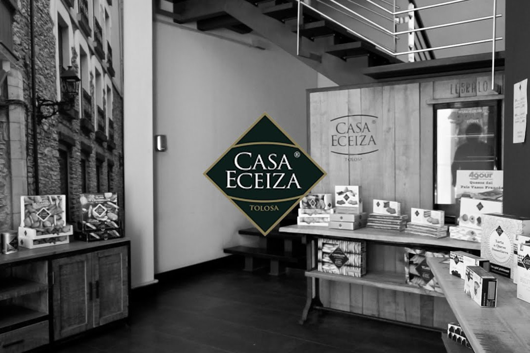 fondo de video casa eceiza con mairu
